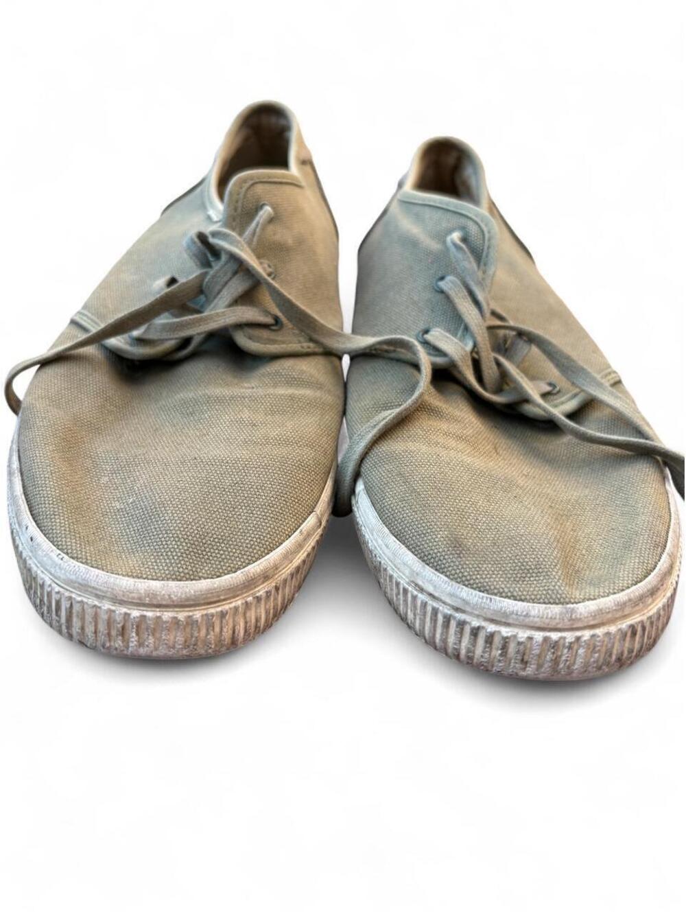 Tom's olive green canvas men’s 10.5 sneakers #tomsshoes #canvas